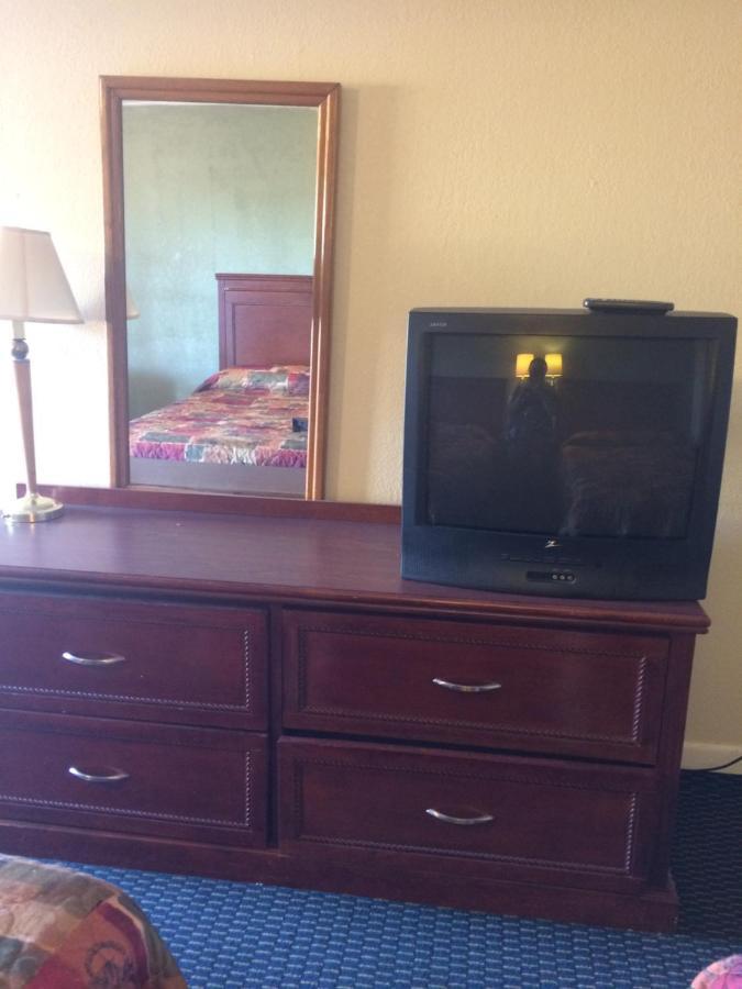 Rest Inn - Extended Stay, I-40 Airport, Wedding & Event Center Amarillo Exterior photo
