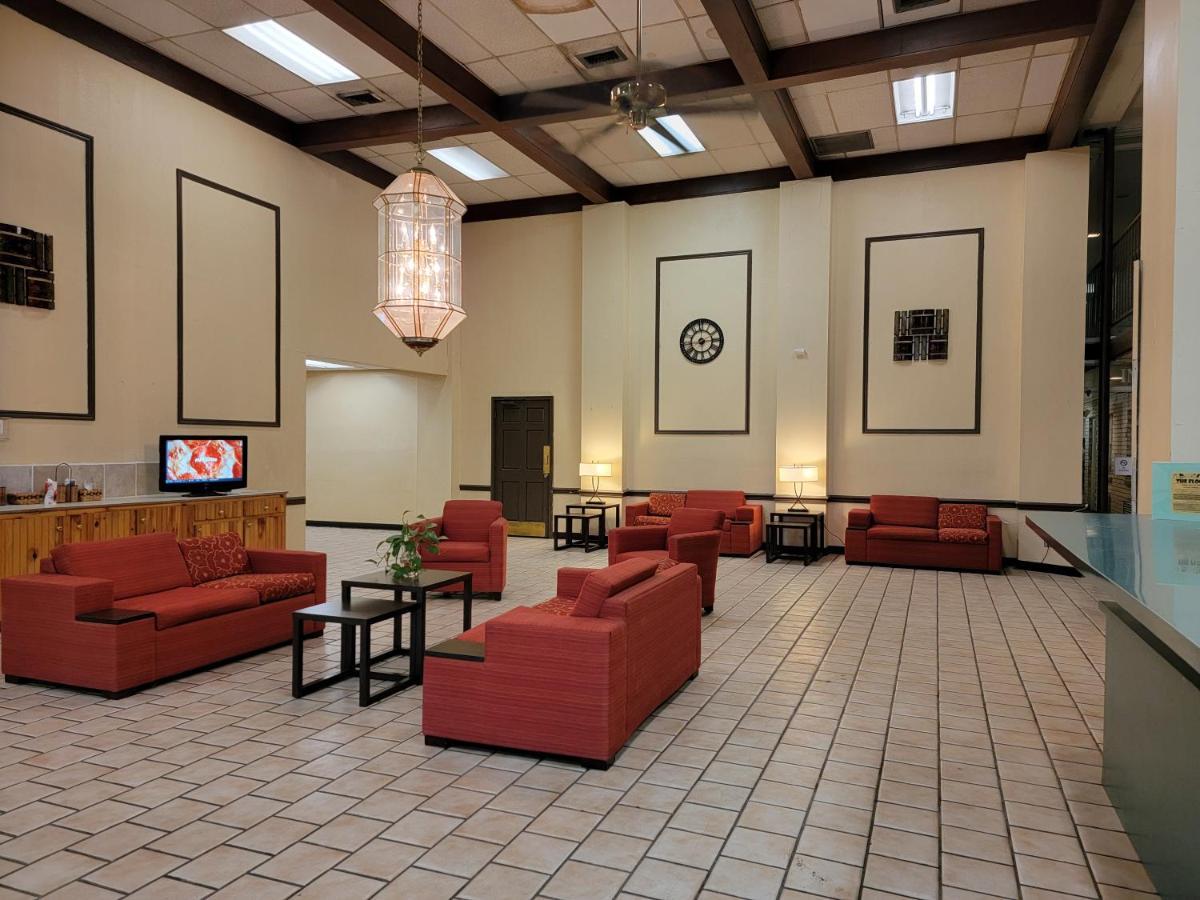 Rest Inn - Extended Stay, I-40 Airport, Wedding & Event Center Amarillo Exterior photo